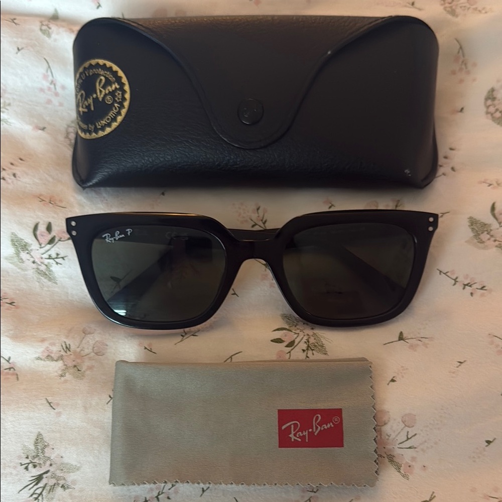 Ray-Ban Classic Black Sunglasses with Case